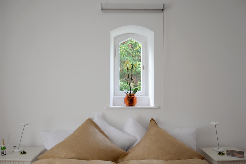 Alte Apotheke Bed & Breakfast Karlsbad Oda fotoğraf