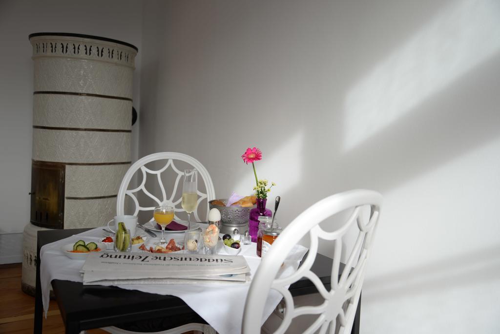 Alte Apotheke Bed & Breakfast Karlsbad Dış mekan fotoğraf